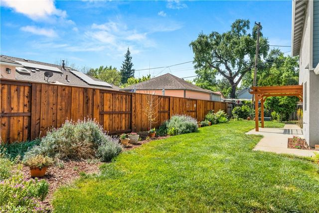 1223 Spruce Avenue, Chico, CA 95926