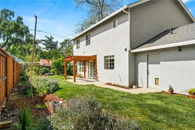 1223 Spruce Avenue, Chico, CA 95926