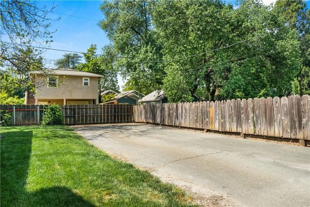1223 Spruce Avenue, Chico, CA 95926