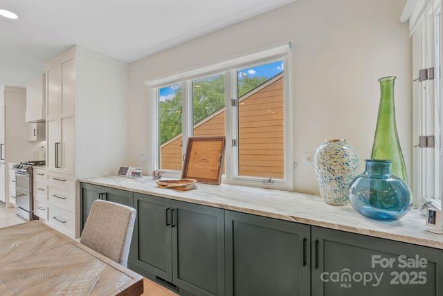 129 Beaver Ridge Road, Asheville, NC 28804