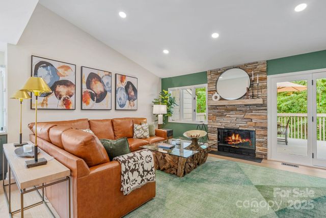 129 Beaver Ridge Road, Asheville, NC 28804