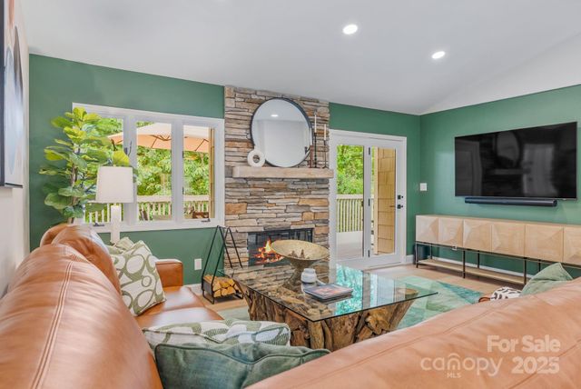 129 Beaver Ridge Road, Asheville, NC 28804