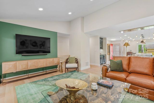 129 Beaver Ridge Road, Asheville, NC 28804