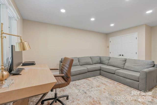 129 Beaver Ridge Road, Asheville, NC 28804