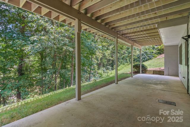 129 Beaver Ridge Road, Asheville, NC 28804