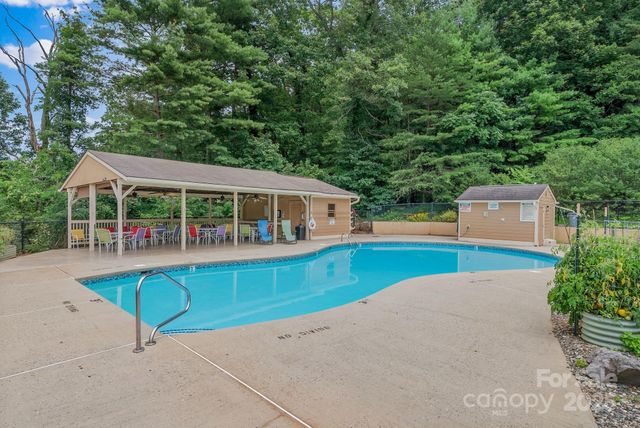 129 Beaver Ridge Road, Asheville, NC 28804