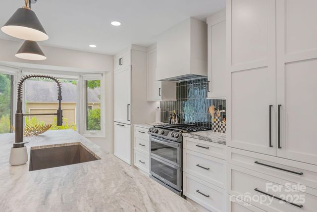 129 Beaver Ridge Road, Asheville, NC 28804