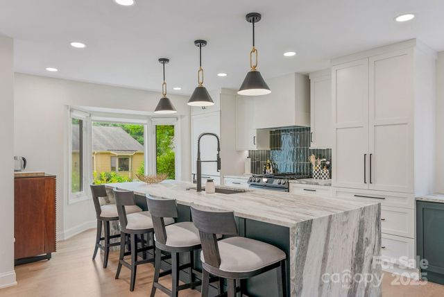 129 Beaver Ridge Road, Asheville, NC 28804