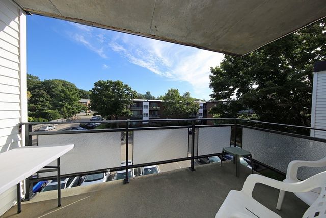57 Broadlawn Park 24B, Boston, MA 02467