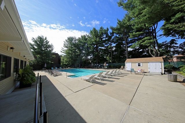 57 Broadlawn Park 24B, Boston, MA 02467