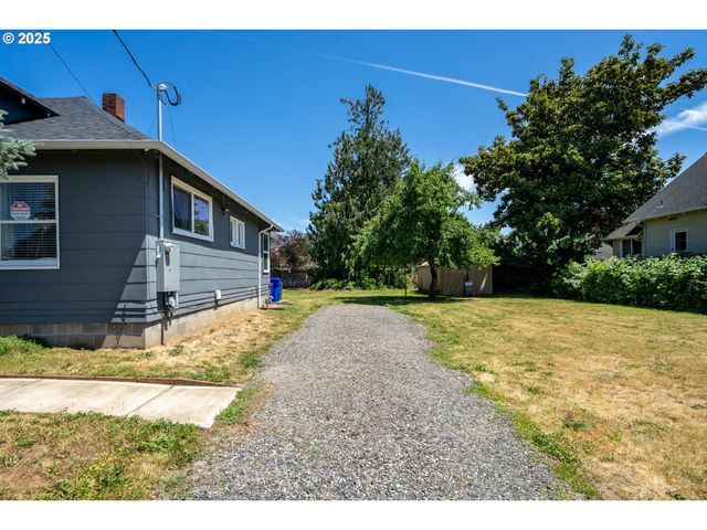 6834 Se 83RD Ave, Portland, OR 97266