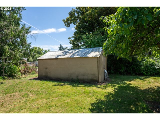 6834 Se 83RD Ave, Portland, OR 97266