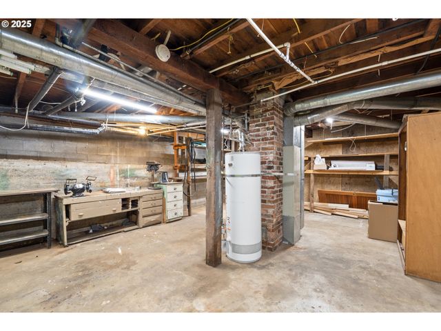 6834 Se 83RD Ave, Portland, OR 97266