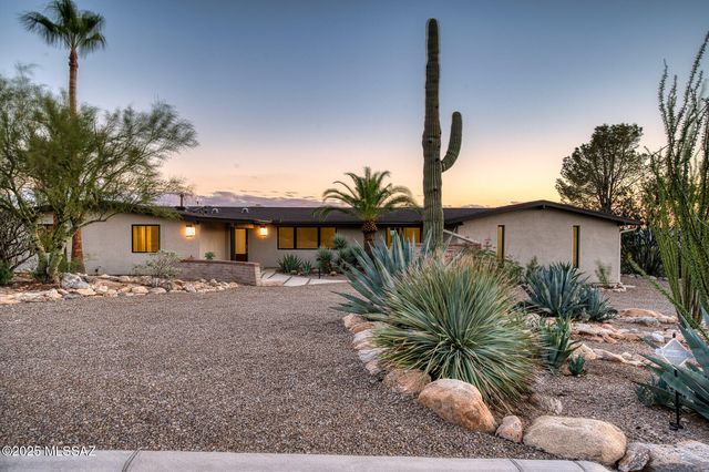 1502 E Indian Wells Road, Tucson, AZ 85718