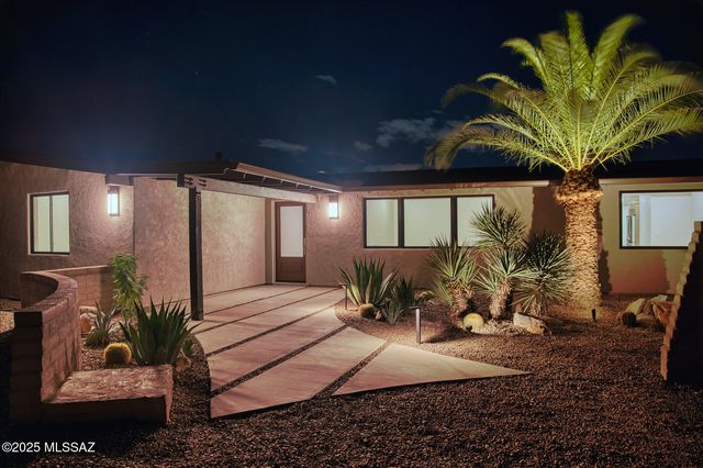 1502 E Indian Wells Road, Tucson, AZ 85718