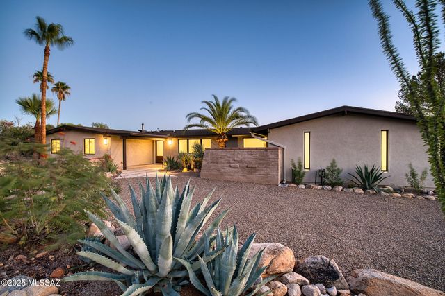 1502 E Indian Wells Road, Tucson, AZ 85718