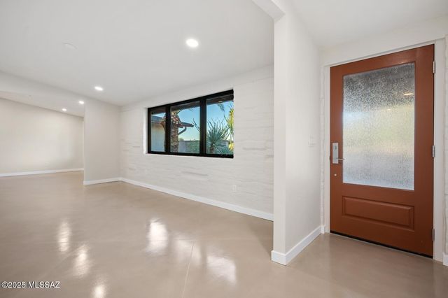 1502 E Indian Wells Road, Tucson, AZ 85718