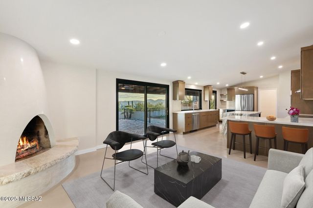 1502 E Indian Wells Road, Tucson, AZ 85718