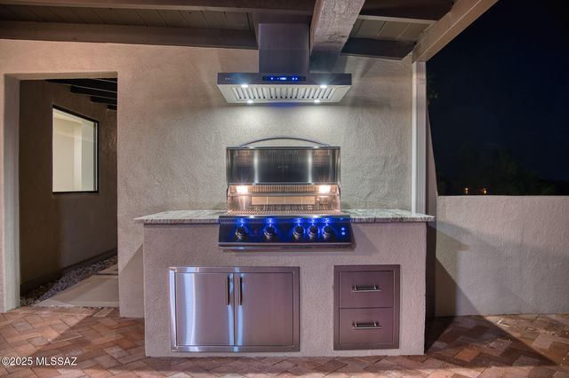 1502 E Indian Wells Road, Tucson, AZ 85718