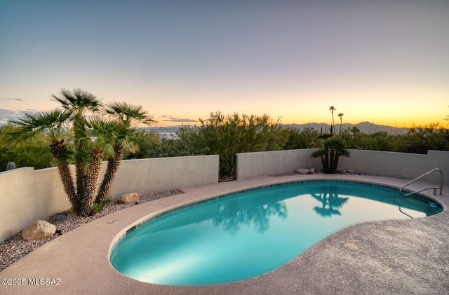 1502 E Indian Wells Road, Tucson, AZ 85718