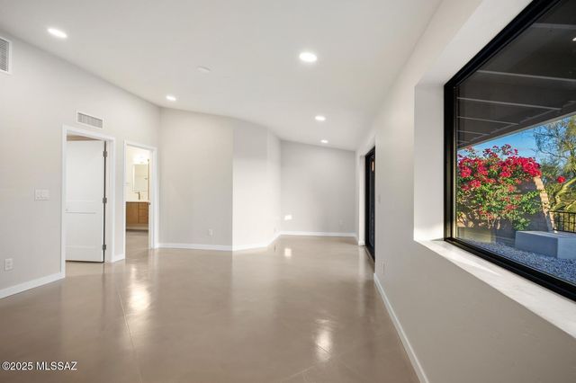 1502 E Indian Wells Road, Tucson, AZ 85718