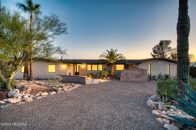 1502 E Indian Wells Road, Tucson, AZ 85718