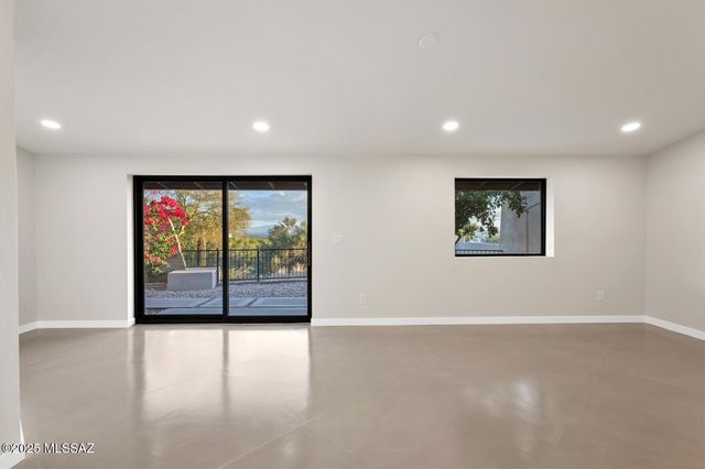 1502 E Indian Wells Road, Tucson, AZ 85718