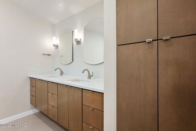 1502 E Indian Wells Road, Tucson, AZ 85718