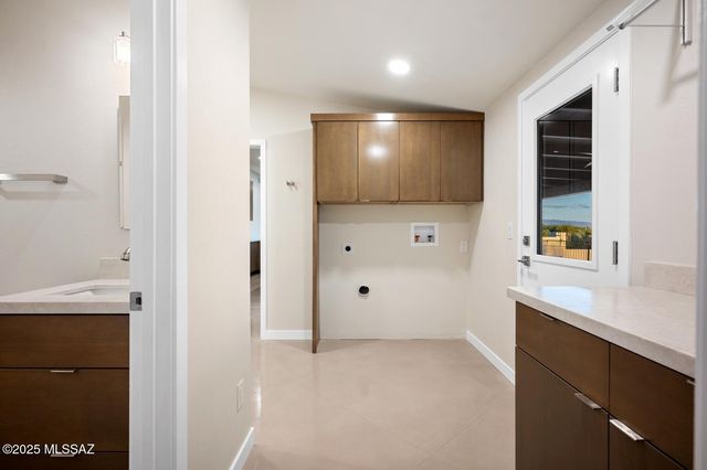 1502 E Indian Wells Road, Tucson, AZ 85718