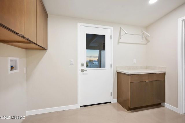 1502 E Indian Wells Road, Tucson, AZ 85718