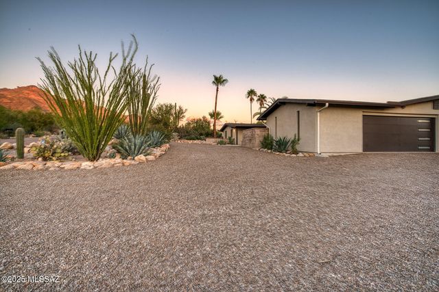 1502 E Indian Wells Road, Tucson, AZ 85718