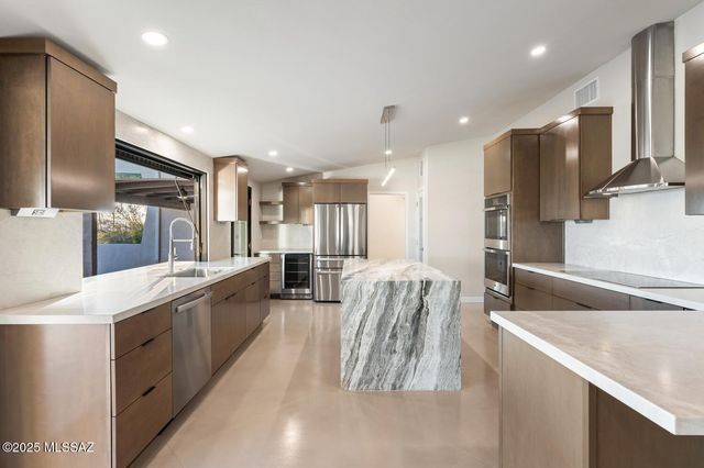 1502 E Indian Wells Road, Tucson, AZ 85718