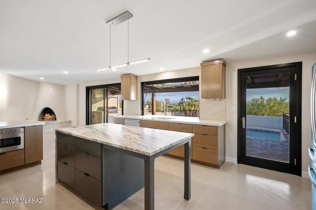 1502 E Indian Wells Road, Tucson, AZ 85718