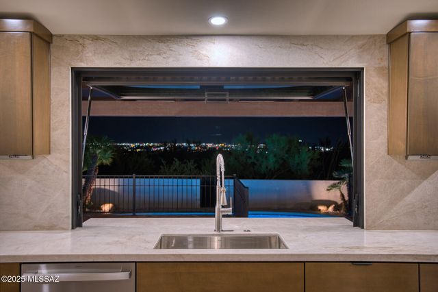 1502 E Indian Wells Road, Tucson, AZ 85718