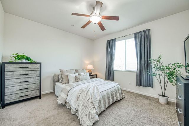 3727 Chessa Lane, Clovis, CA 93619