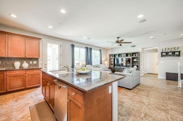 3727 Chessa Lane, Clovis, CA 93619