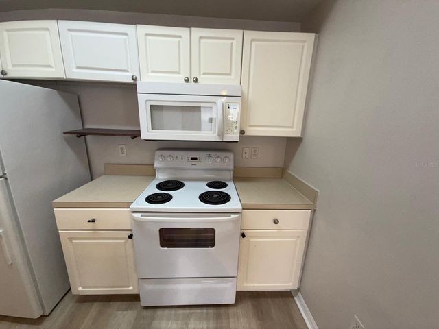 5506 METROWEST BOULEVARD 211, Orlando, FL 32811