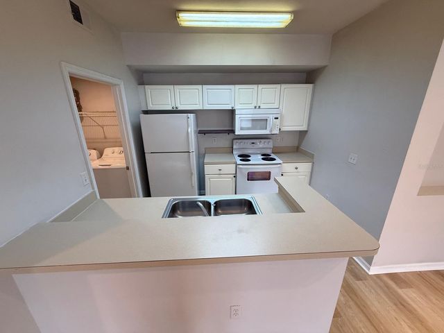 5506 METROWEST BOULEVARD 211, Orlando, FL 32811