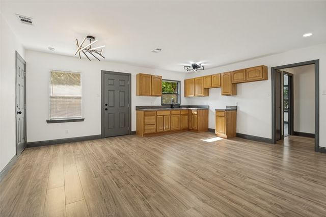 3910 Vanette Lane, Dallas, TX 75216