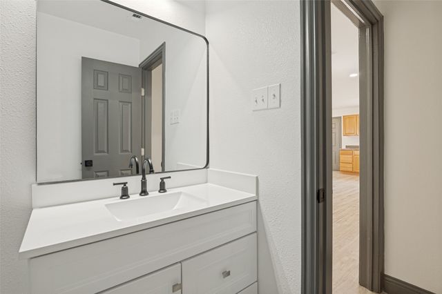 3910 Vanette Lane, Dallas, TX 75216