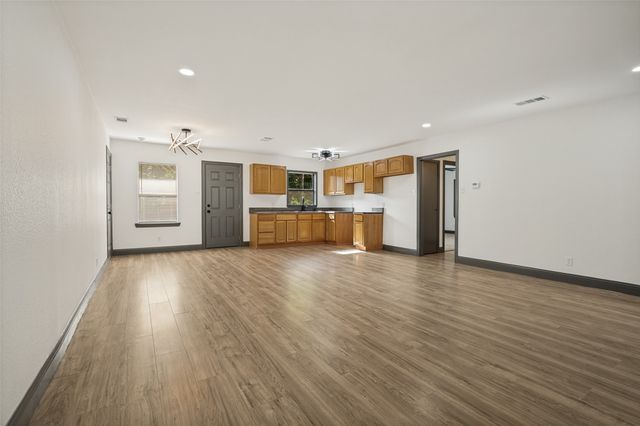 3910 Vanette Lane, Dallas, TX 75216