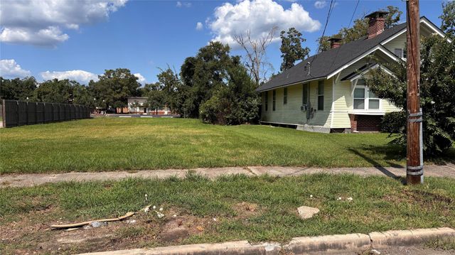 2344 Broadway Street, Beaumont, TX 77702