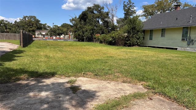 2344 Broadway Street, Beaumont, TX 77702