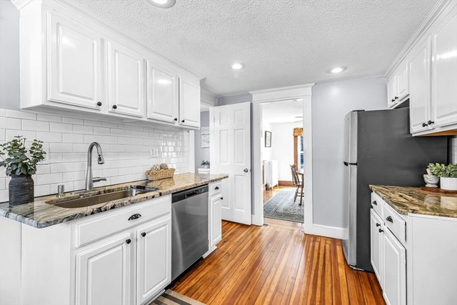 61 Spencer Street, Springfield, MA 01118