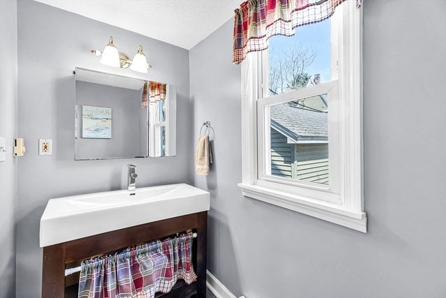 61 Spencer Street, Springfield, MA 01118