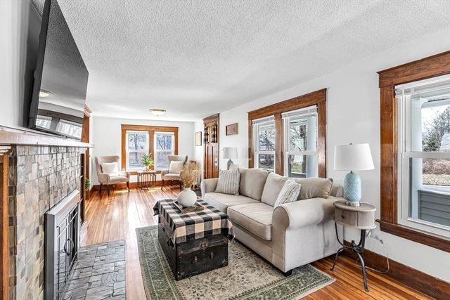 61 Spencer Street, Springfield, MA 01118