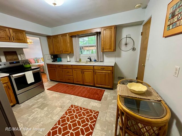 2915 Deindorfer Street, Saginaw, MI 48602