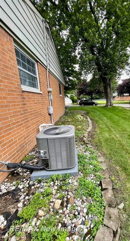 2915 Deindorfer Street, Saginaw, MI 48602