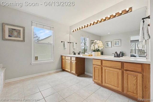 18124 Bayside Drive, Macomb, MI 48042