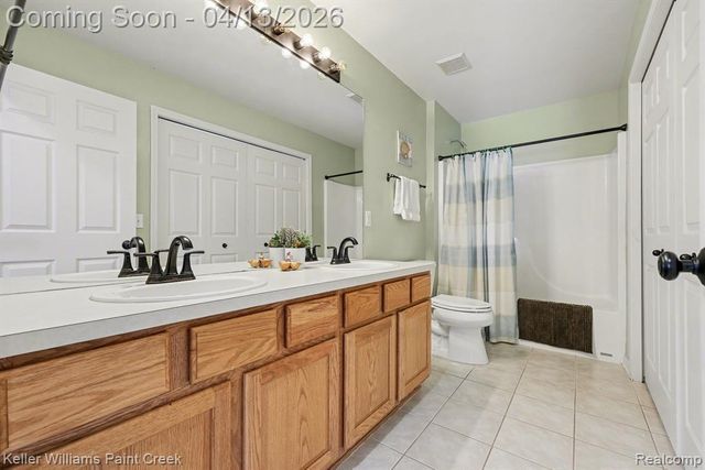 18124 Bayside Drive, Macomb, MI 48042